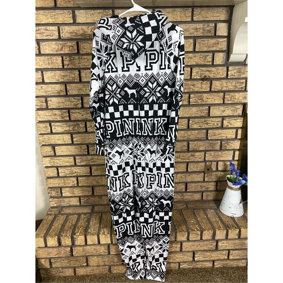 PINK‎ black and white sleep onesie - Picture 5 of 5